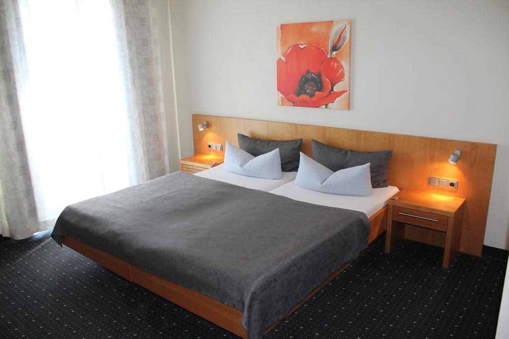 Hotel Goldener Hirsch Suhl Luaran gambar